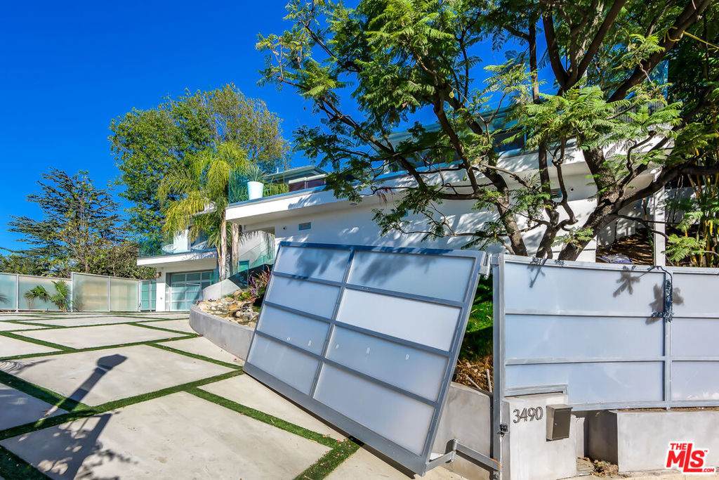 https://bt-photos.global.ssl.fastly.net/socal/orig_boomver_1_416932378-2.jpg