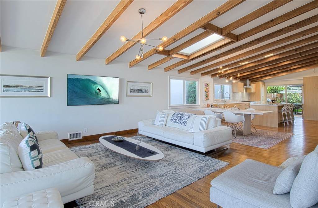 308 Poppy Avenue - Photo 1