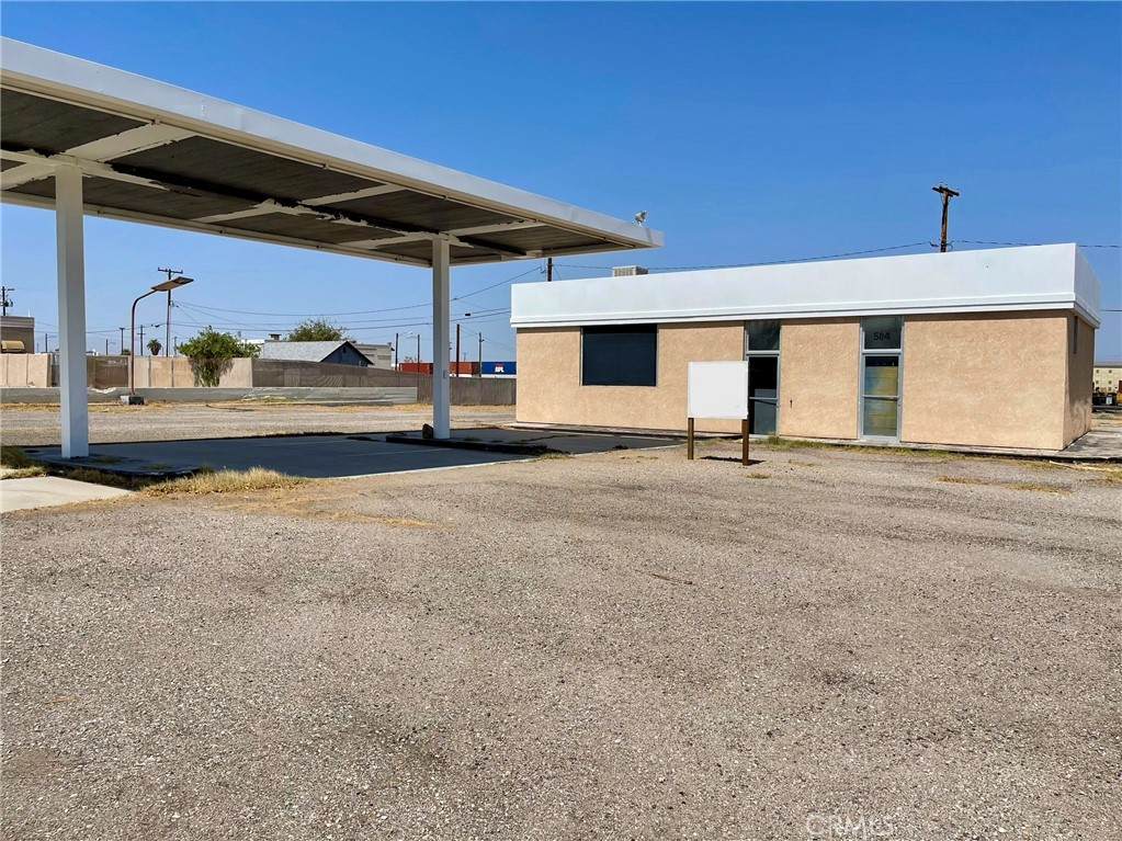 504 Broadway Street - Photo 1