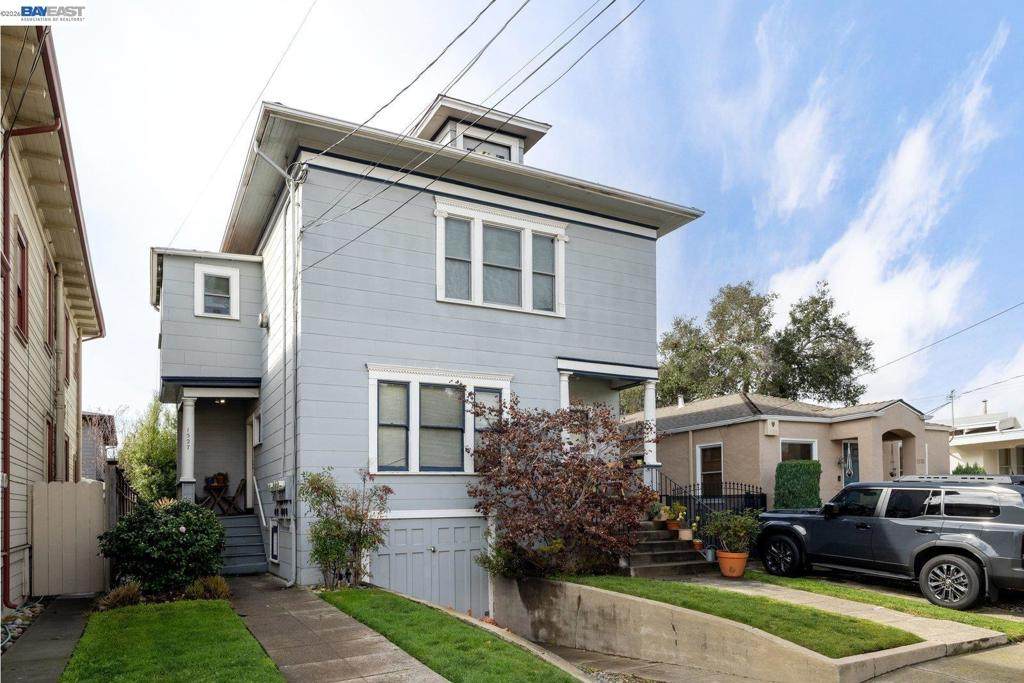 1527 8th St - Photo 1