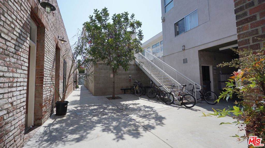 https://bt-photos.global.ssl.fastly.net/socal/orig_boomver_1_417046368-2.jpg