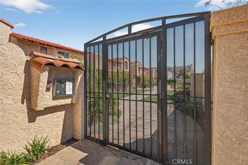 https://bt-photos.global.ssl.fastly.net/socal/orig_boomver_1_417238562-2.jpg