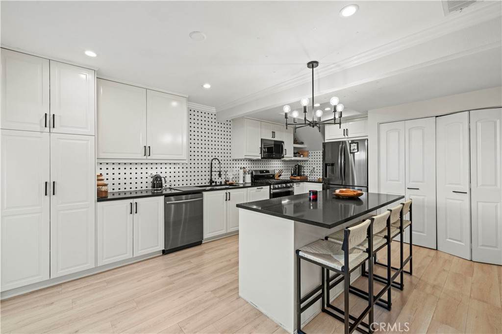 8601 Sunland - Photo 1