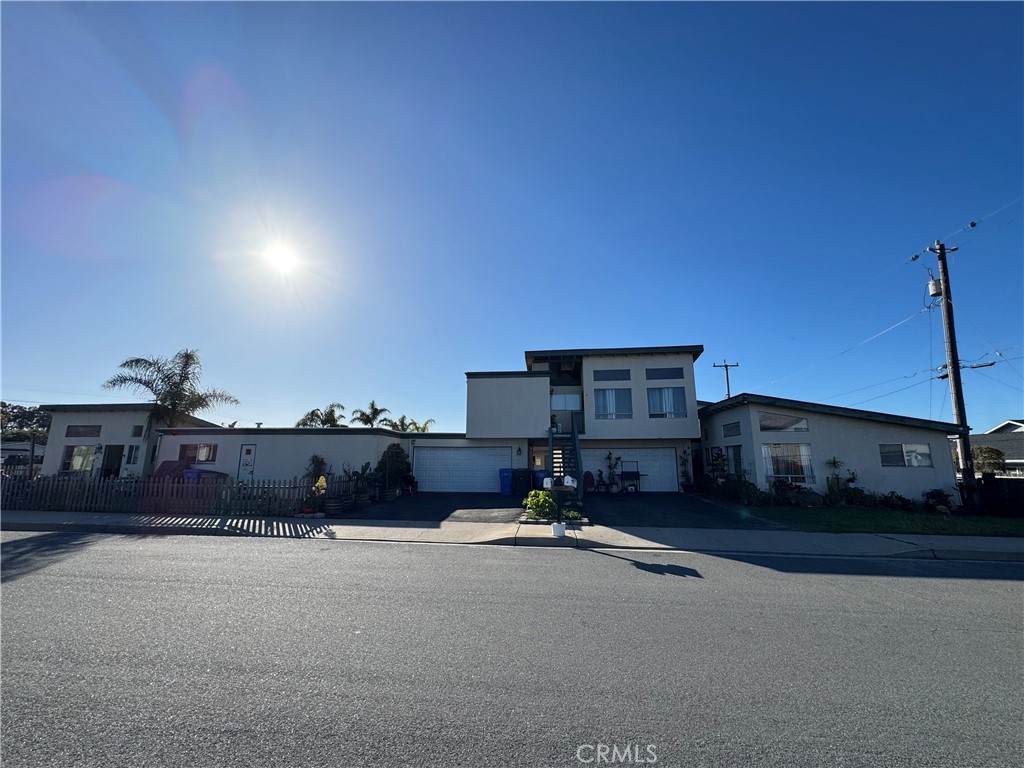 590 6th - Photo 1