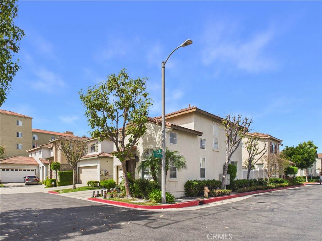 https://bt-photos.global.ssl.fastly.net/socal/orig_boomver_2_417792036-2.jpg