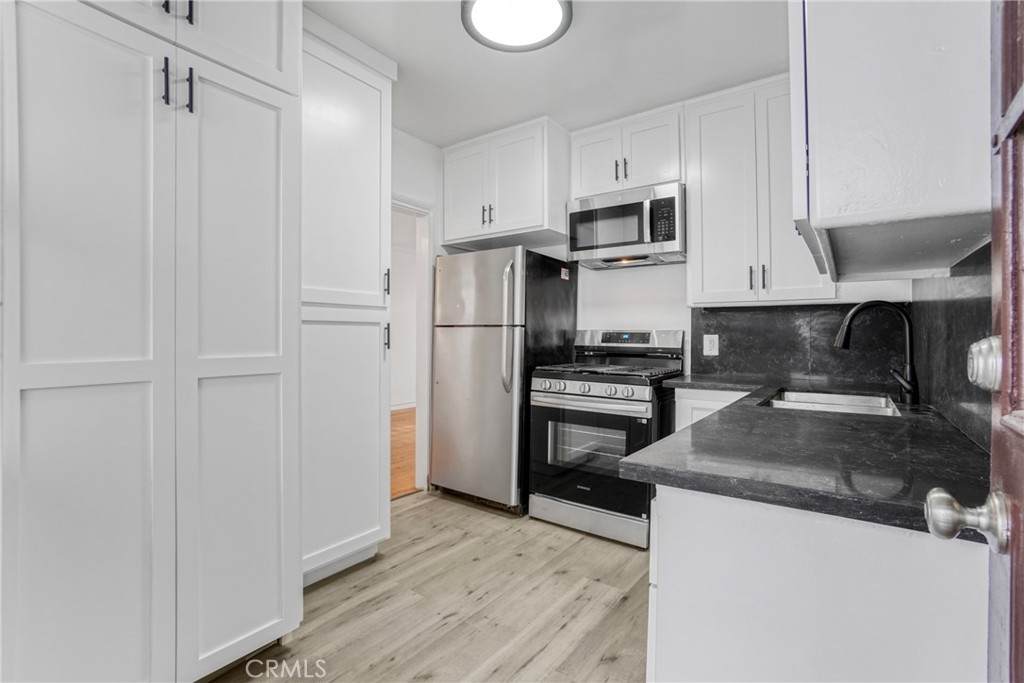 10620 Holman - Photo 1