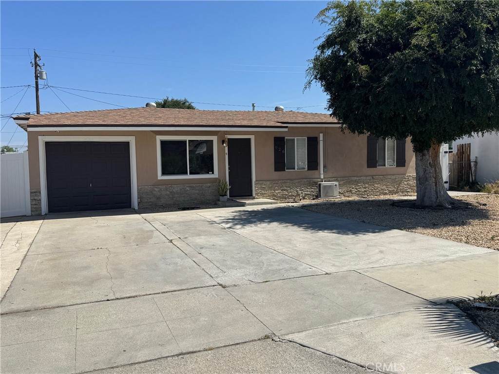 926 Griffith Way - Photo 1