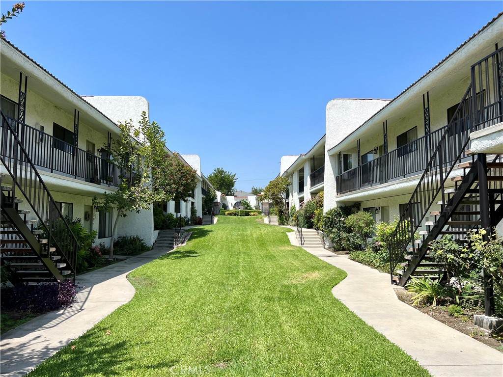 https://bt-photos.global.ssl.fastly.net/socal/orig_boomver_1_417916337-2.jpg