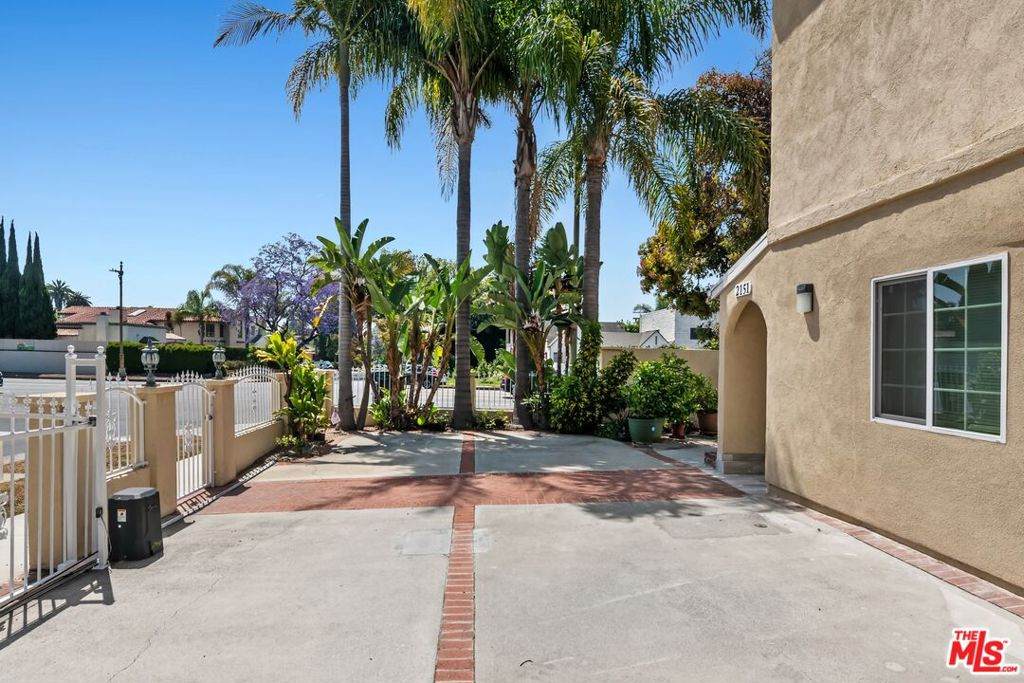 https://bt-photos.global.ssl.fastly.net/socal/orig_boomver_1_417952681-2.jpg