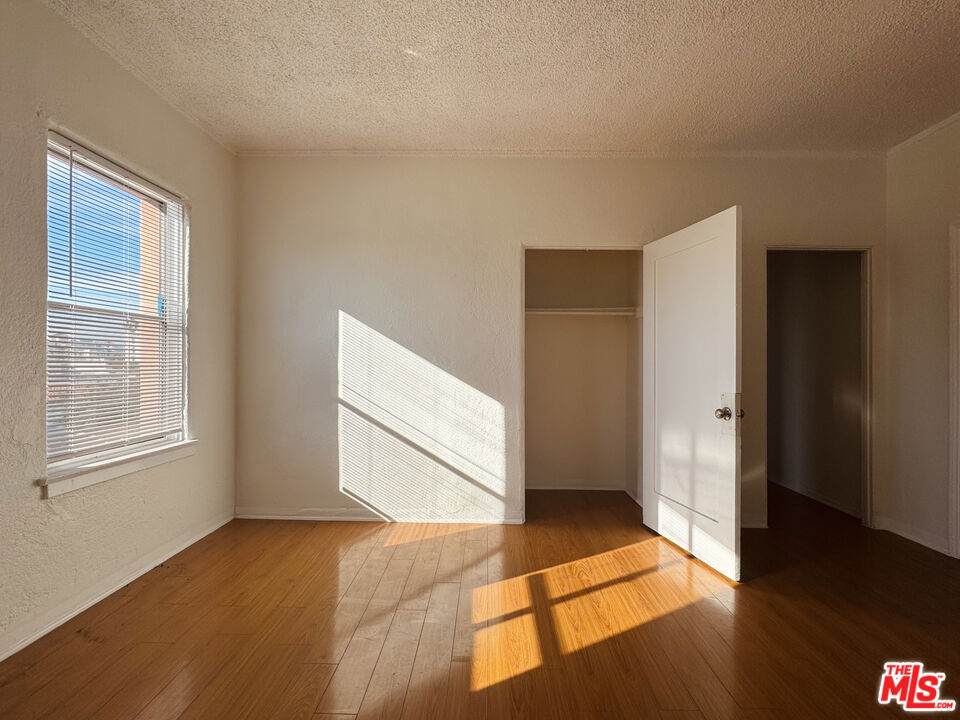920 S Hobart Blvd - Photo 1