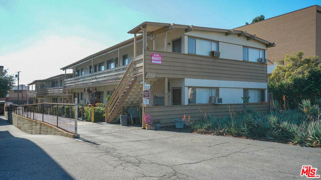 1502 Broadway - Photo 1