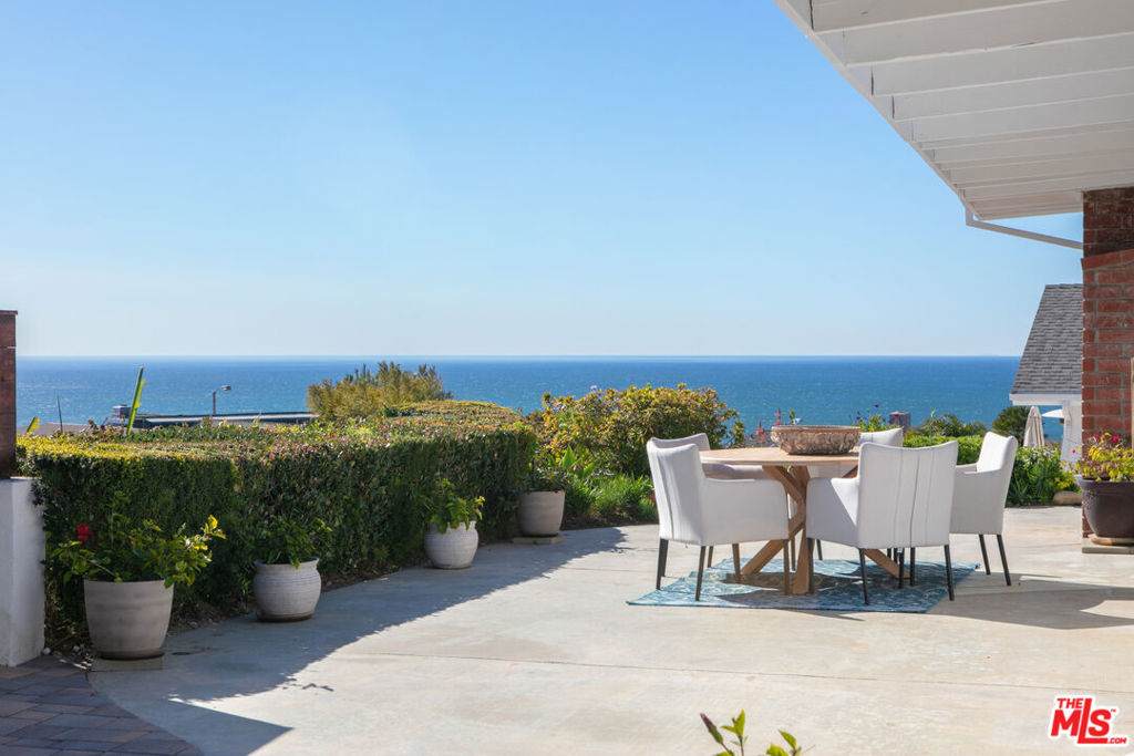 3636 Oceanhill Way - Photo 1