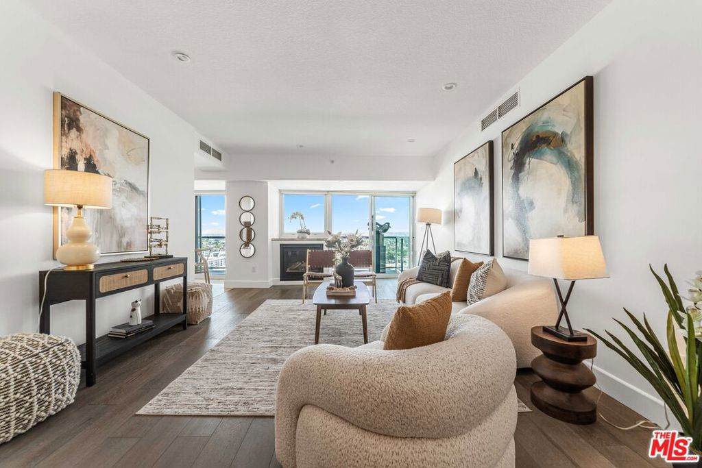 13600 Marina Pointe Drive - Photo 1