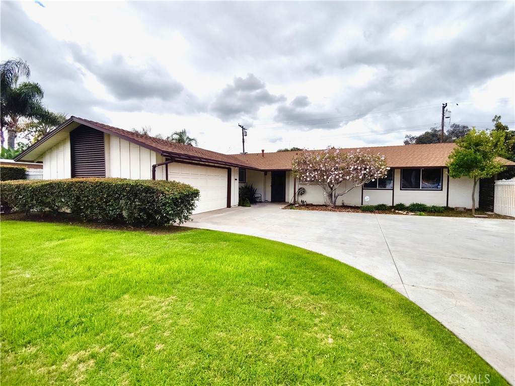 1308 Vine Avenue - Photo 1