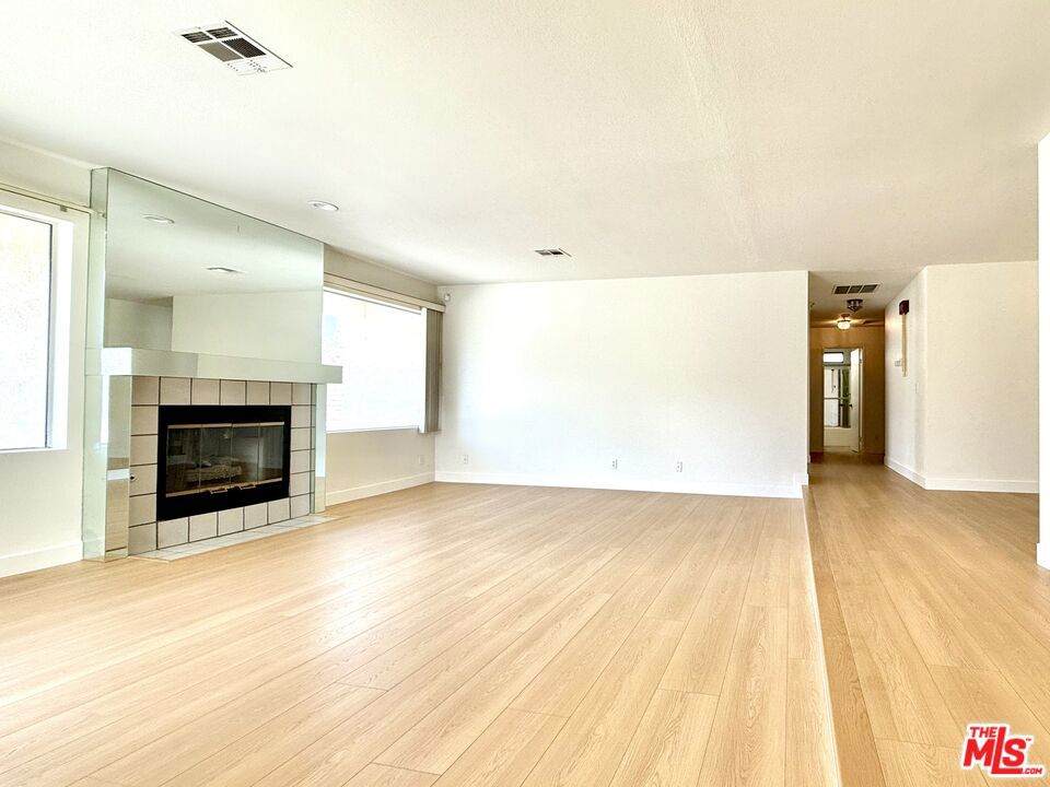 https://bt-photos.global.ssl.fastly.net/socal/orig_boomver_1_418206449-2.jpg