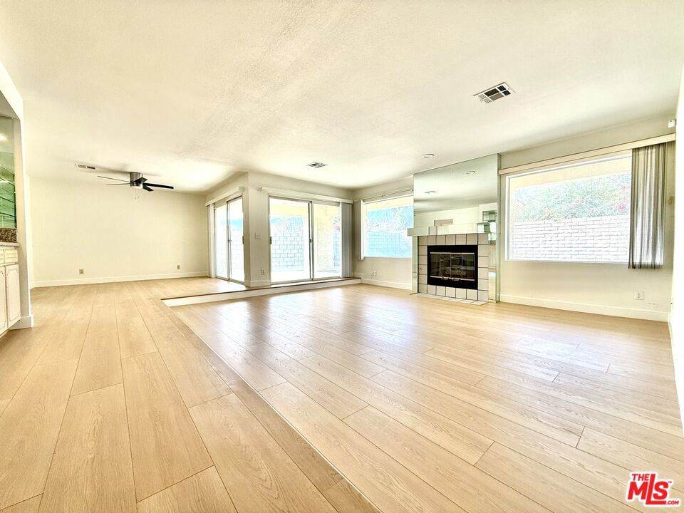 https://bt-photos.global.ssl.fastly.net/socal/orig_boomver_1_418206449-2.jpg