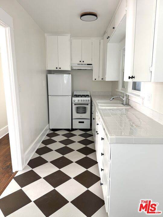 1806 9th Street - Photo 1
