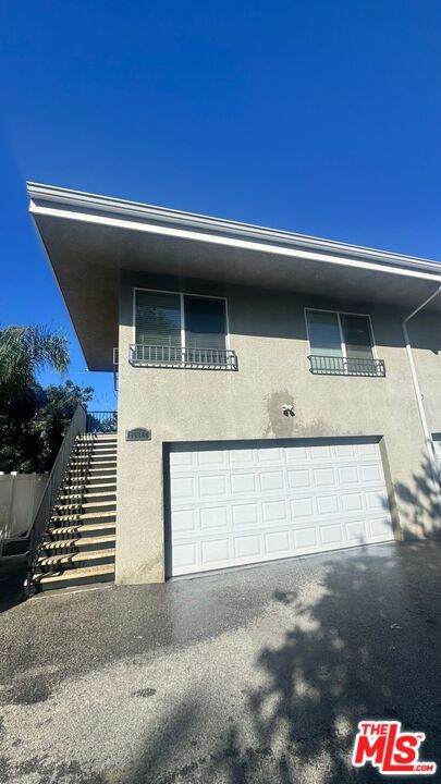 15360 Wyandotte Street - Photo 1