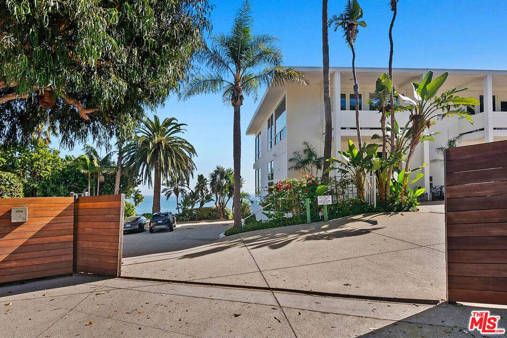 https://bt-photos.global.ssl.fastly.net/socal/orig_boomver_1_418278685-2.jpg