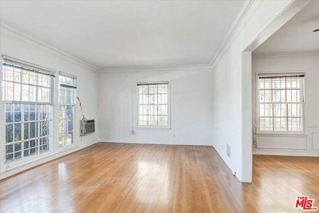 142 Hamilton Drive - Photo 1
