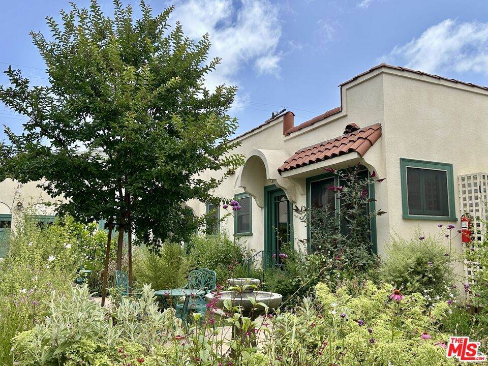 750 Edinburgh Avenue - Photo 1