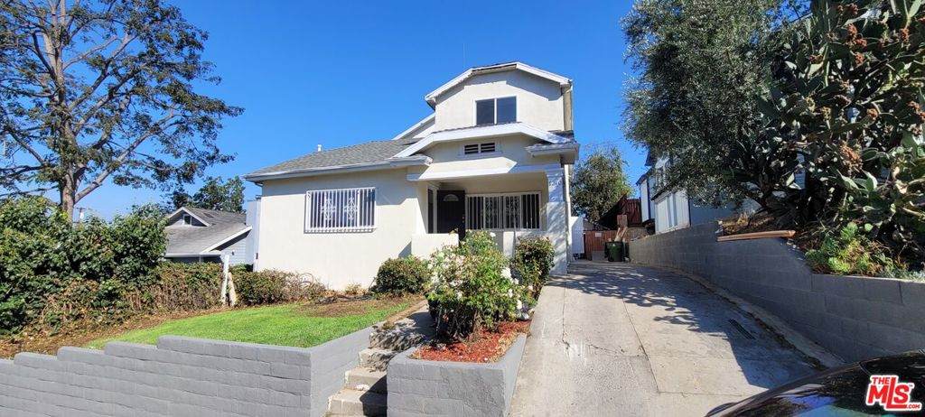 1240 Lucerne Boulevard - Photo 1