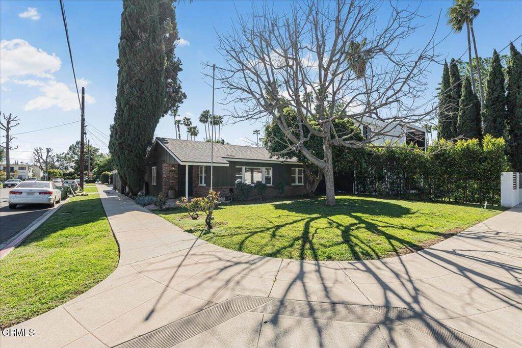 13902 Calvert Street - Photo 1