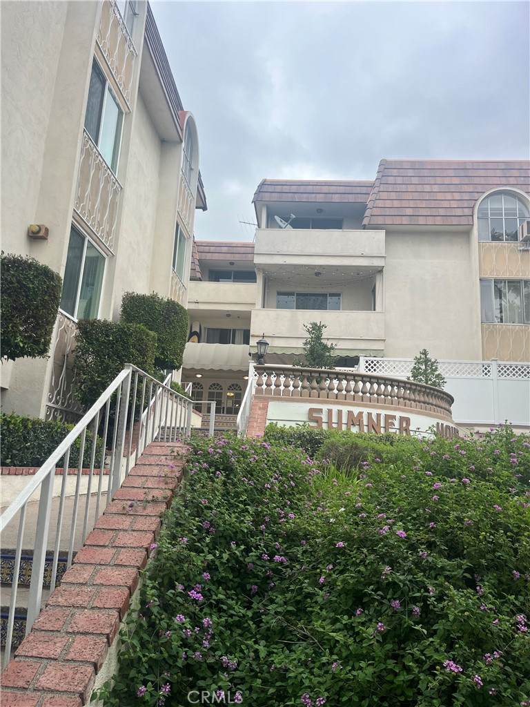 5625 Sumner Way - Photo 1