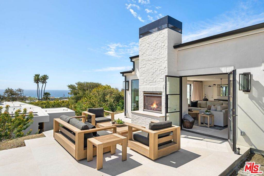 https://bt-photos.global.ssl.fastly.net/socal/orig_boomver_1_418448364-2.jpg