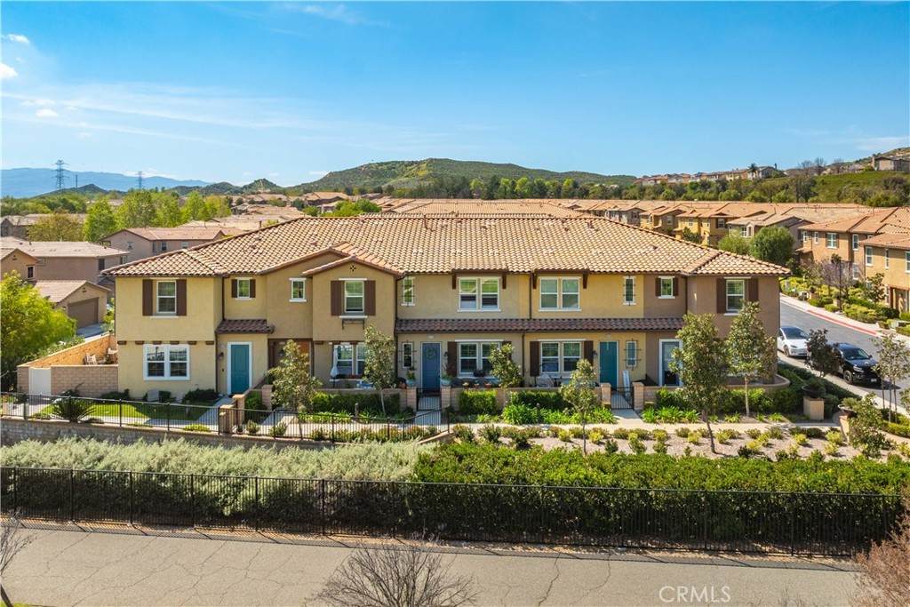 28744 Jardineras - Photo 1