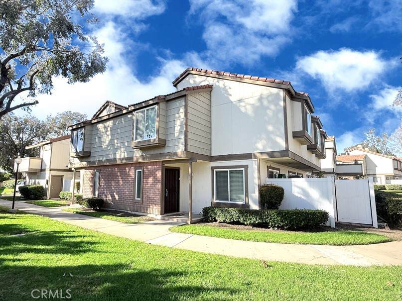 1230 Cypress - Photo 1