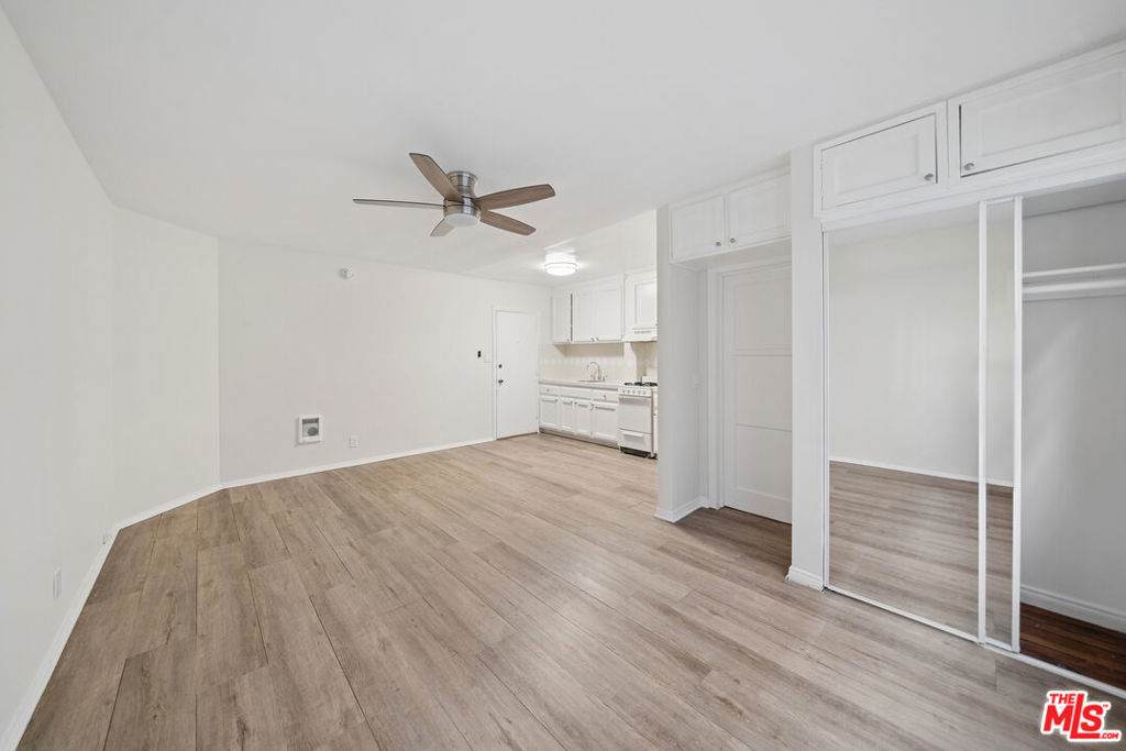 612 Dunsmuir Avenue - Photo 1