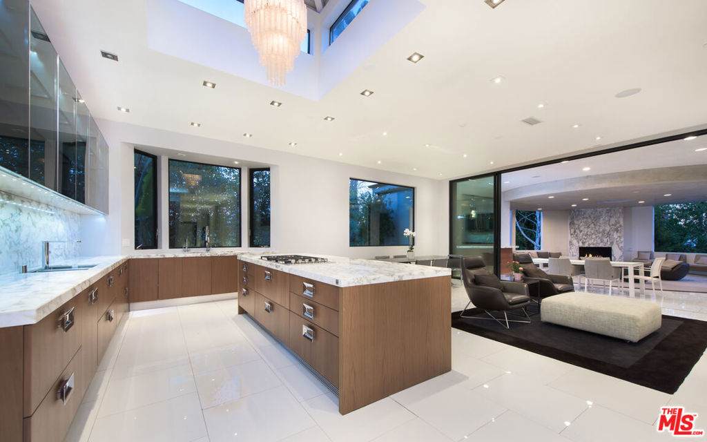 900 Hillcrest Road - Photo 1