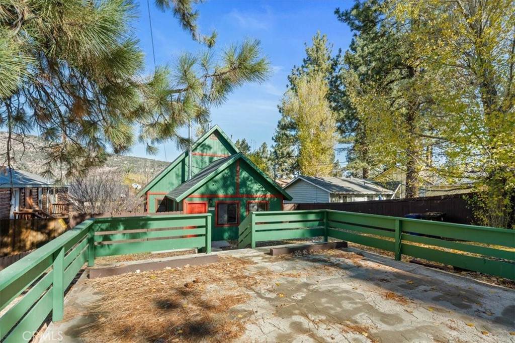 1025 Country Club - Photo 1