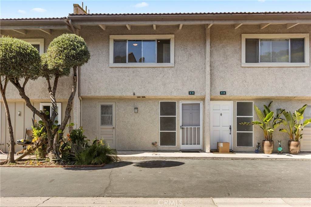 23821 Hillhurst Dr - Photo 1