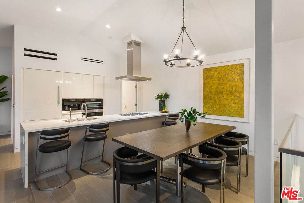 8600 Wilshire Boulevard - Photo 1