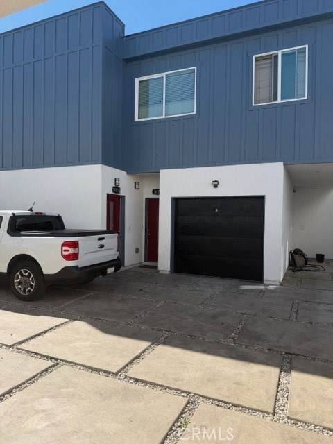5875 Towne Avenue - Photo 1