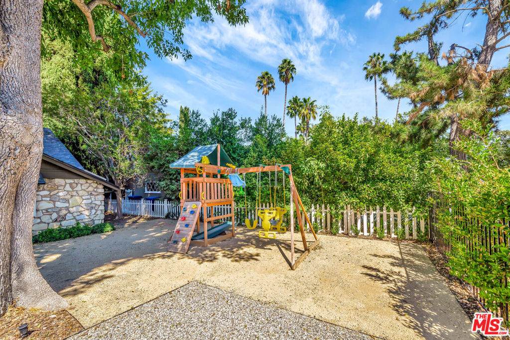https://bt-photos.global.ssl.fastly.net/socal/orig_boomver_1_418572691-2.jpg