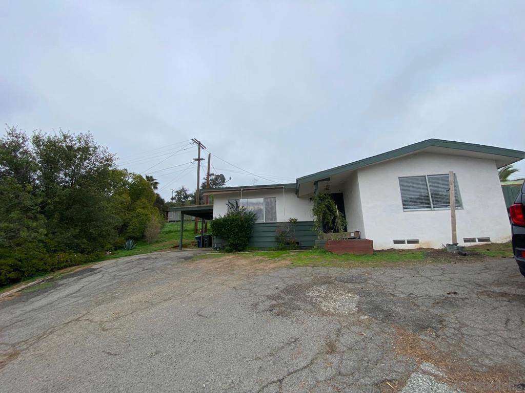 939 7th Ave - Photo 1