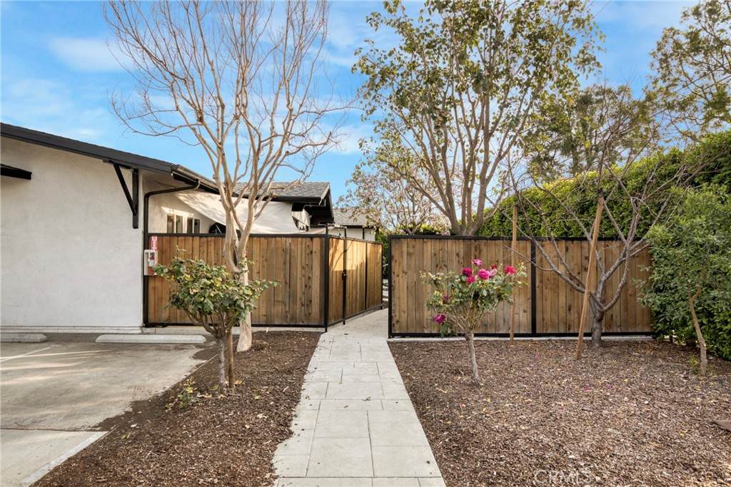 7302 Woodley - Photo 1