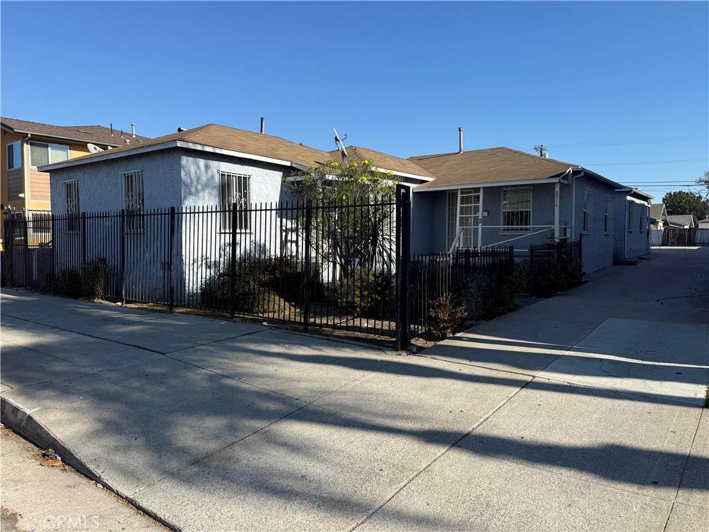 6714 West Boulevard - Photo 1