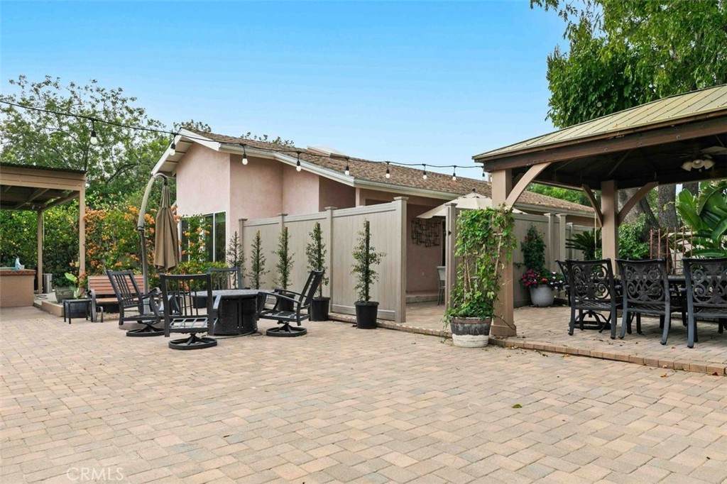16577 Knollwood - Photo 1