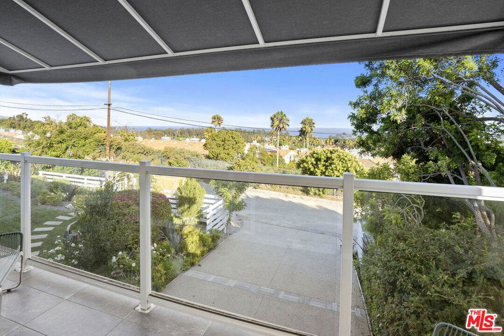 https://bt-photos.global.ssl.fastly.net/socal/orig_boomver_1_418631127-2.jpg