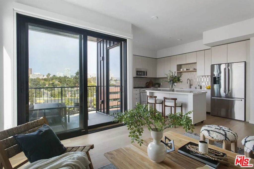 10310 Santa Monica Boulevard - Photo 1