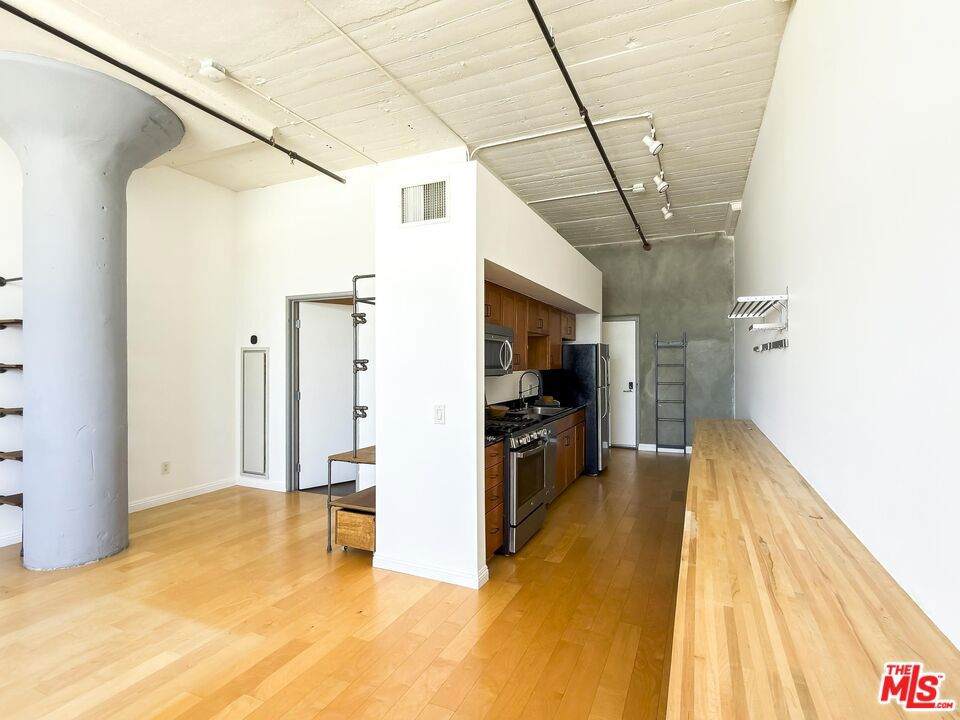 https://bt-photos.global.ssl.fastly.net/socal/orig_boomver_1_418656741-2.jpg