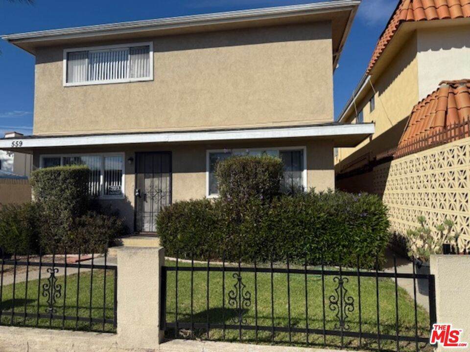 559 Hyde Park Place - Photo 1
