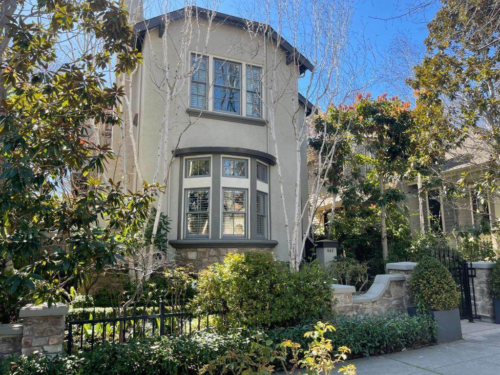 842 Waverley Street - Photo 1