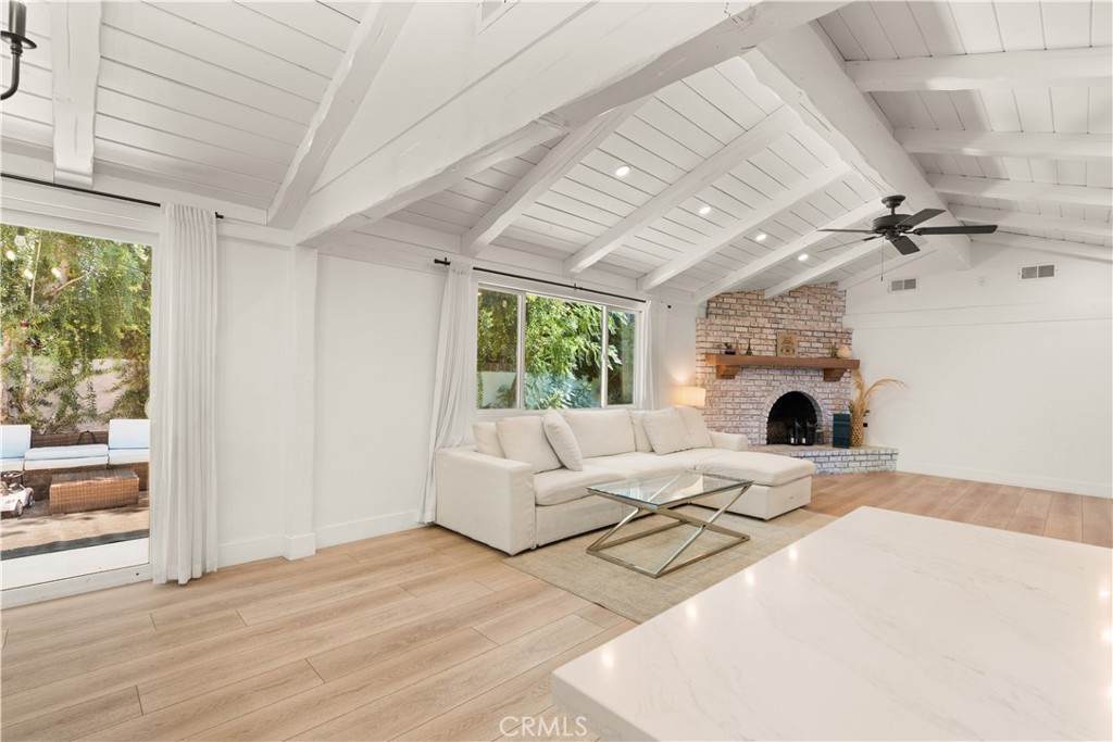 https://bt-photos.global.ssl.fastly.net/socal/orig_boomver_1_418735299-2.jpg