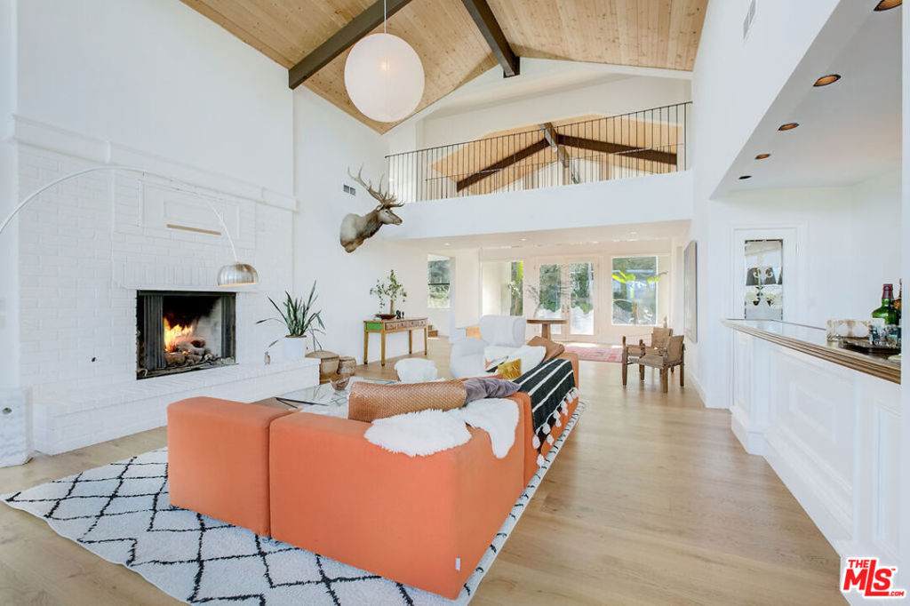 https://bt-photos.global.ssl.fastly.net/socal/orig_boomver_1_418739032-2.jpg