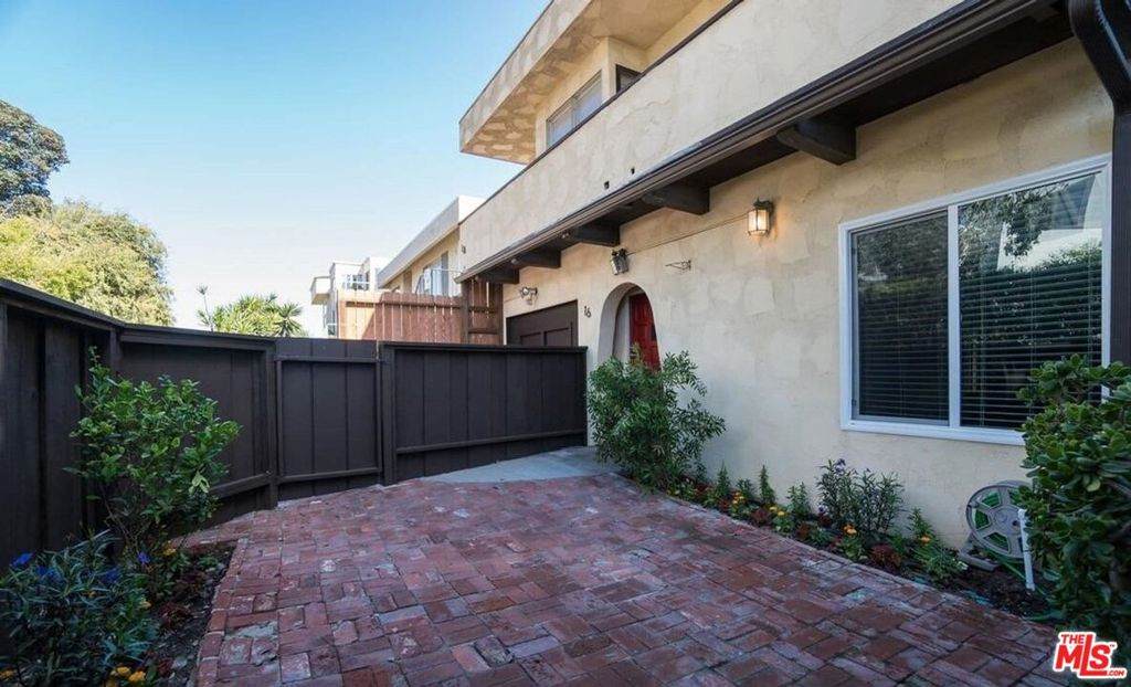 16 Reef Street - Photo 1